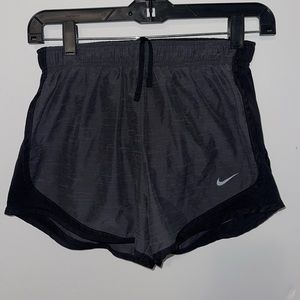 NIKE SHORTS. Black/grey shorts.